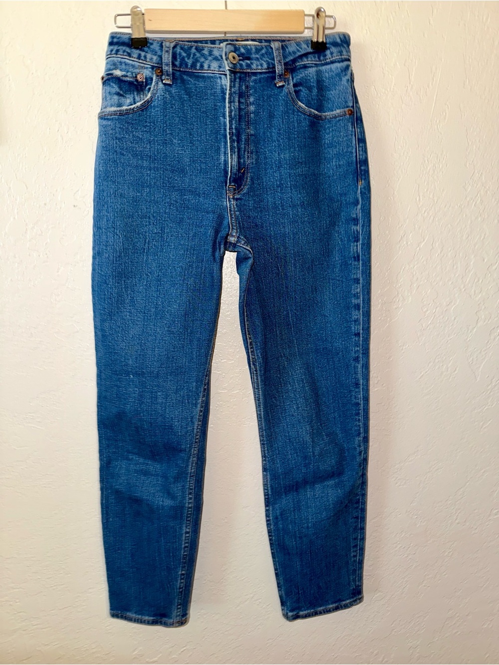 Abercrombie & Fitch The Mom High-Rise Jeans Indigo Blue Curve Love Sz 2/26